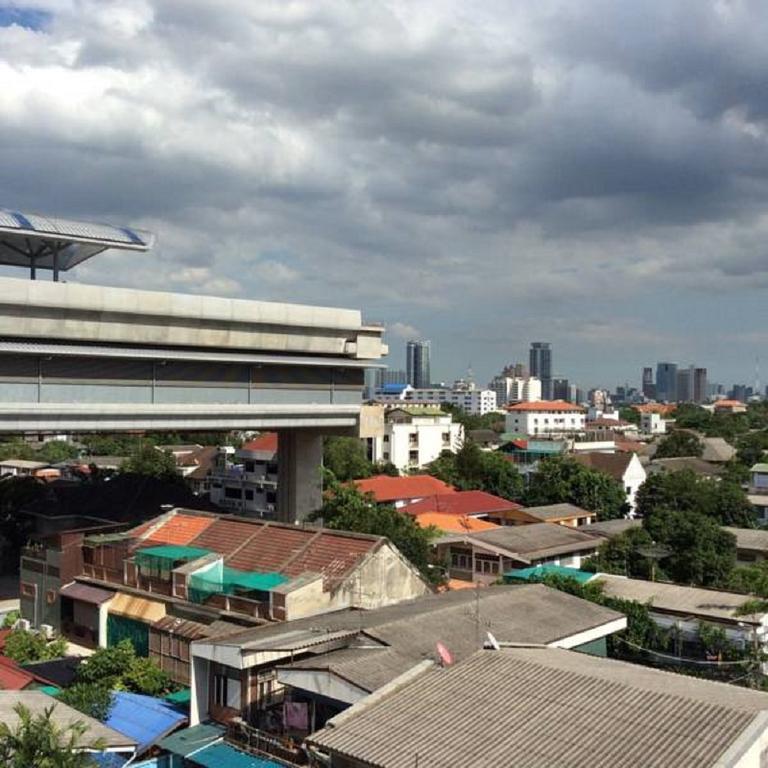 The State Apartment Bangkok Exterior photo